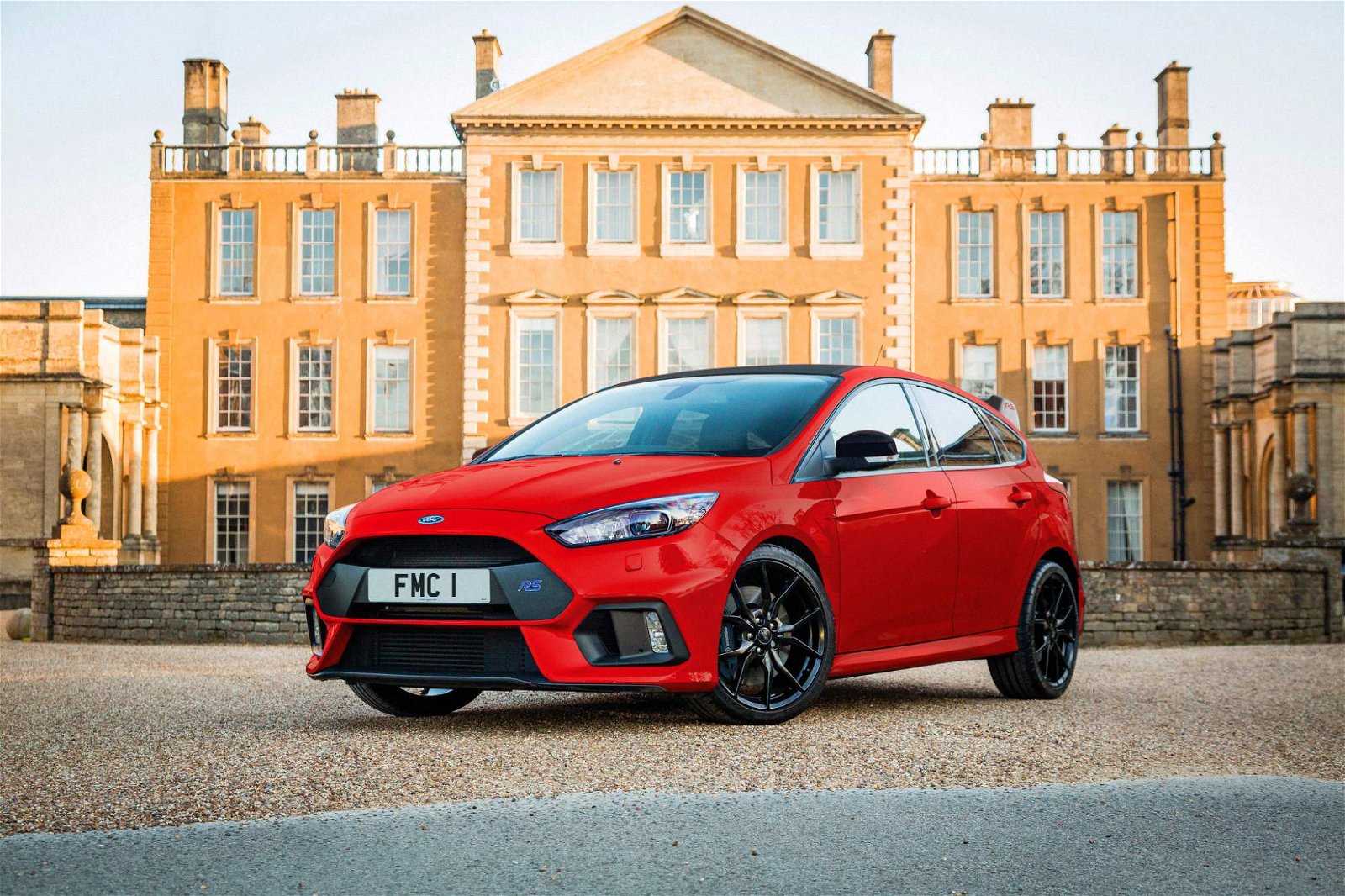 Ford-Focus-RS-Red-Edition-2