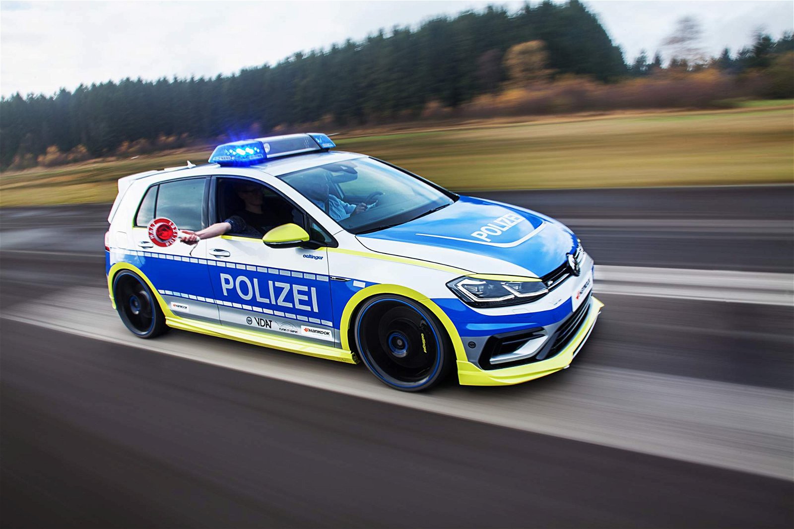 Oettinger-Volkswagen-Golf-400R-Tune-it-Safe-Concept-12