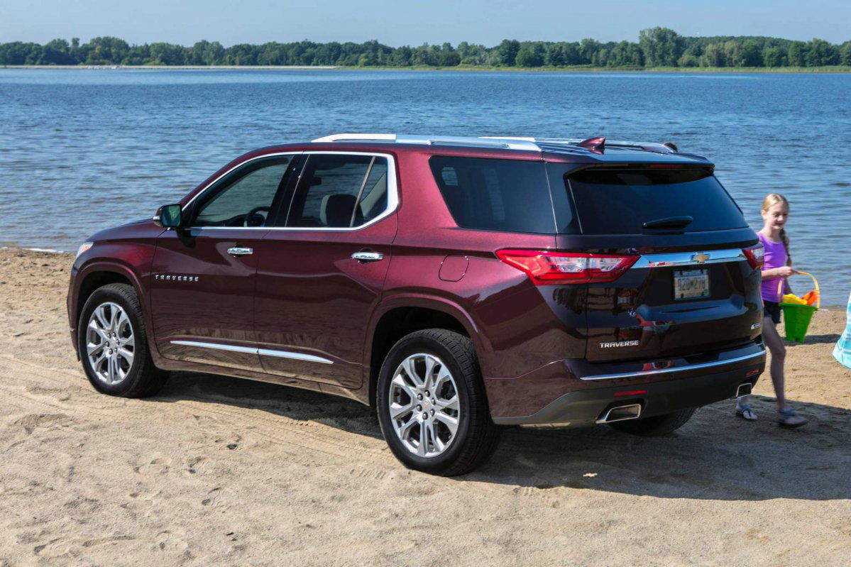 Top 10 three-row midsize SUVs for 2018 that are best for big families