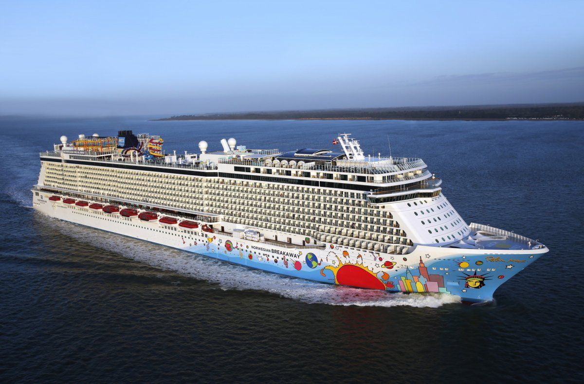 Video Watch Norwegian Breakaway Cruise Ship Wrestling A Huge Storm