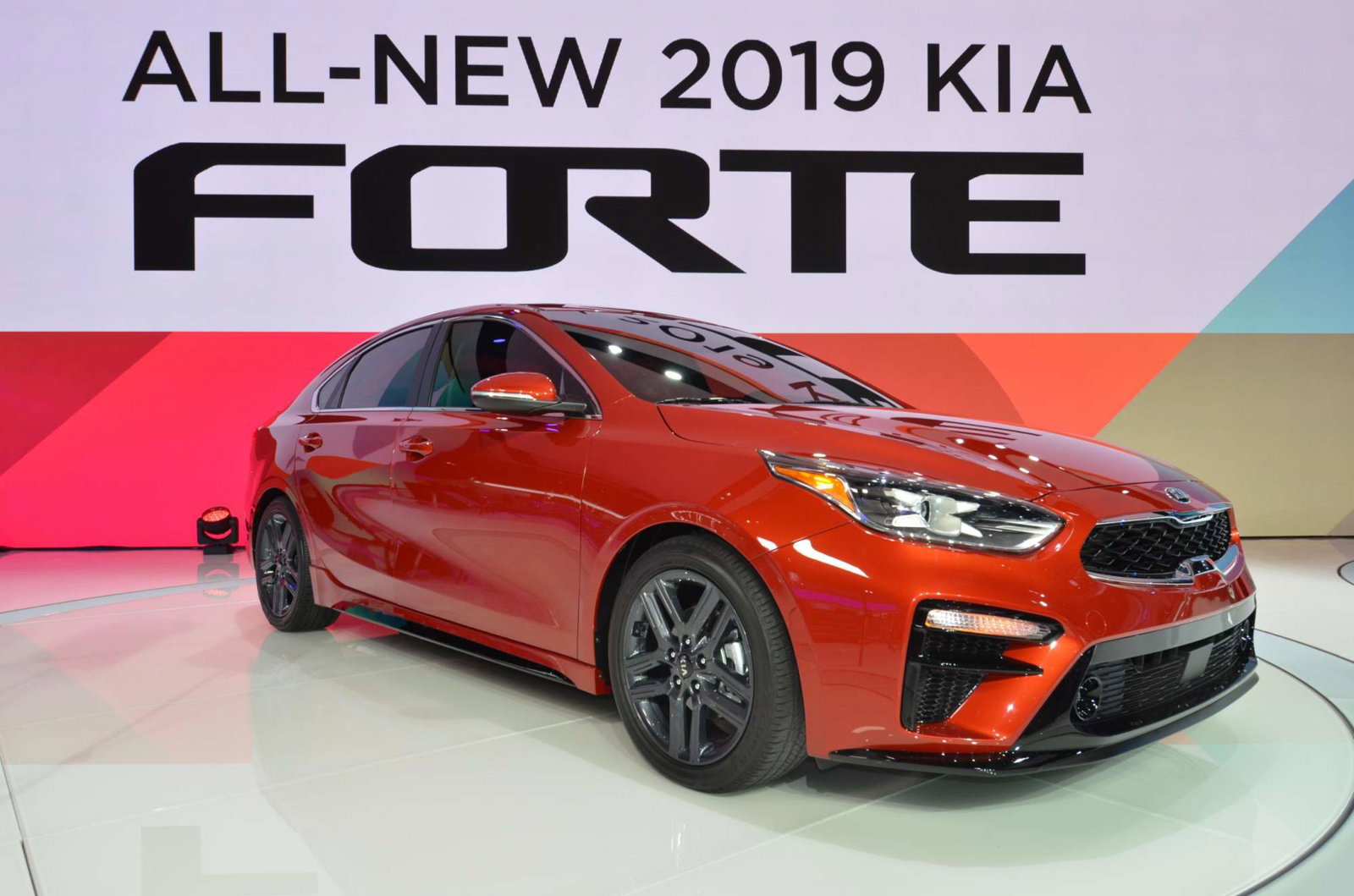 2019 Kia Forte offers Stinger-flavored design for budget-minded ...