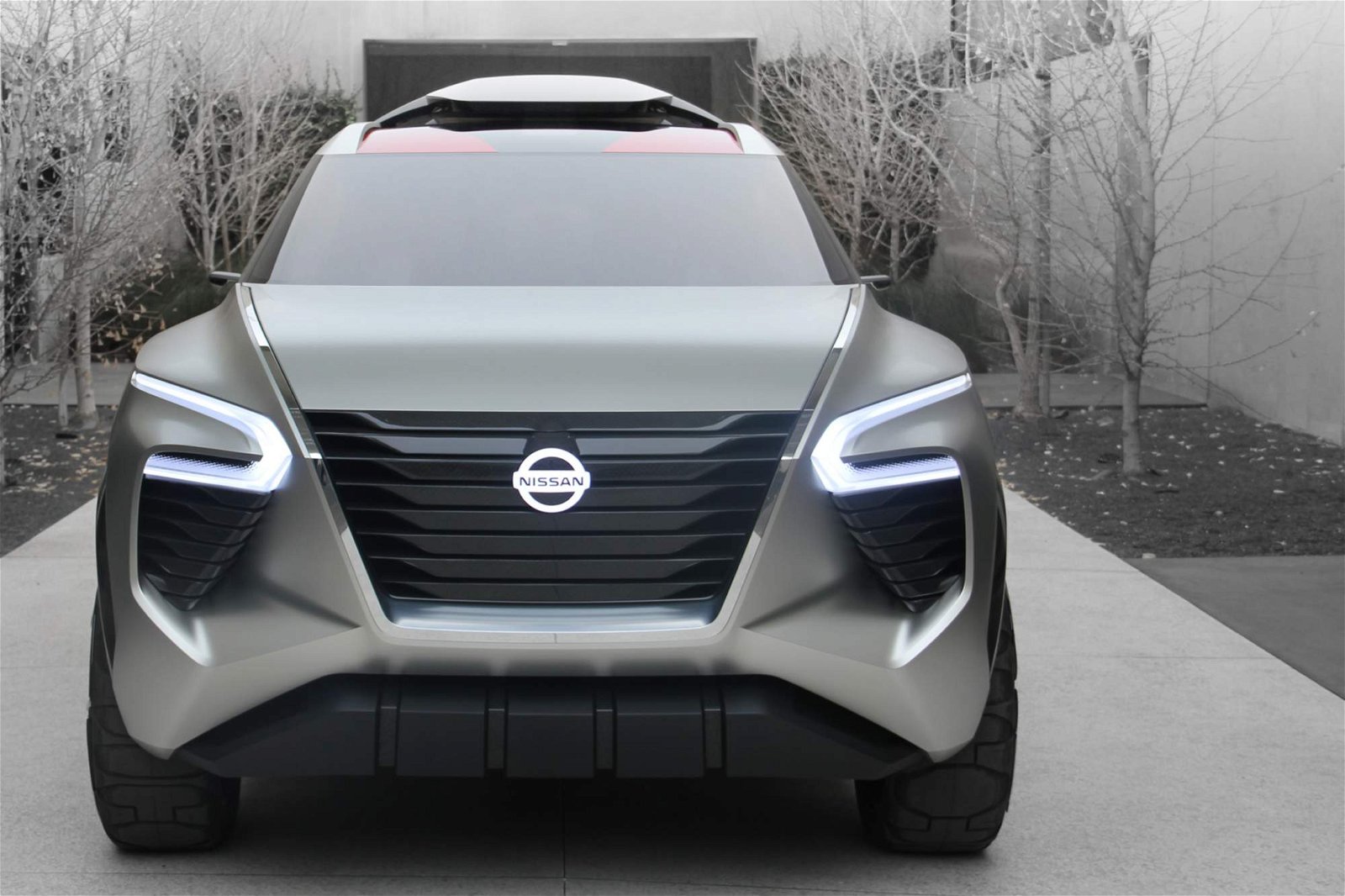 Nissan-Xmotion-Concept-11