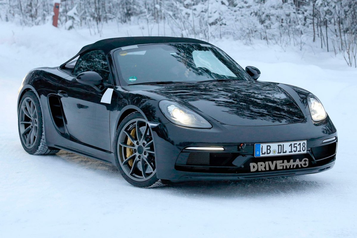 2019 Porsche 718 Boxster Spyder caught trying on new fabric roof design