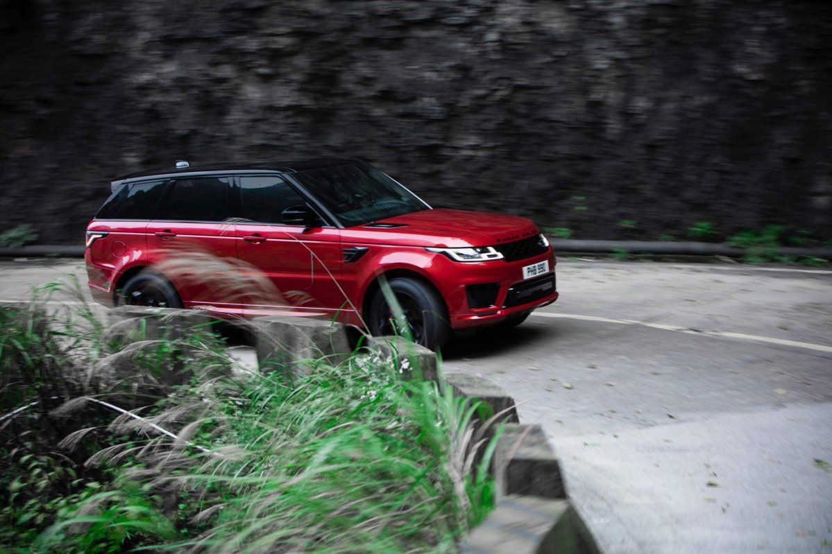 watch range rover sport p400e climb all 999 stairs to china s heaven s gate watch range rover sport p400e climb all