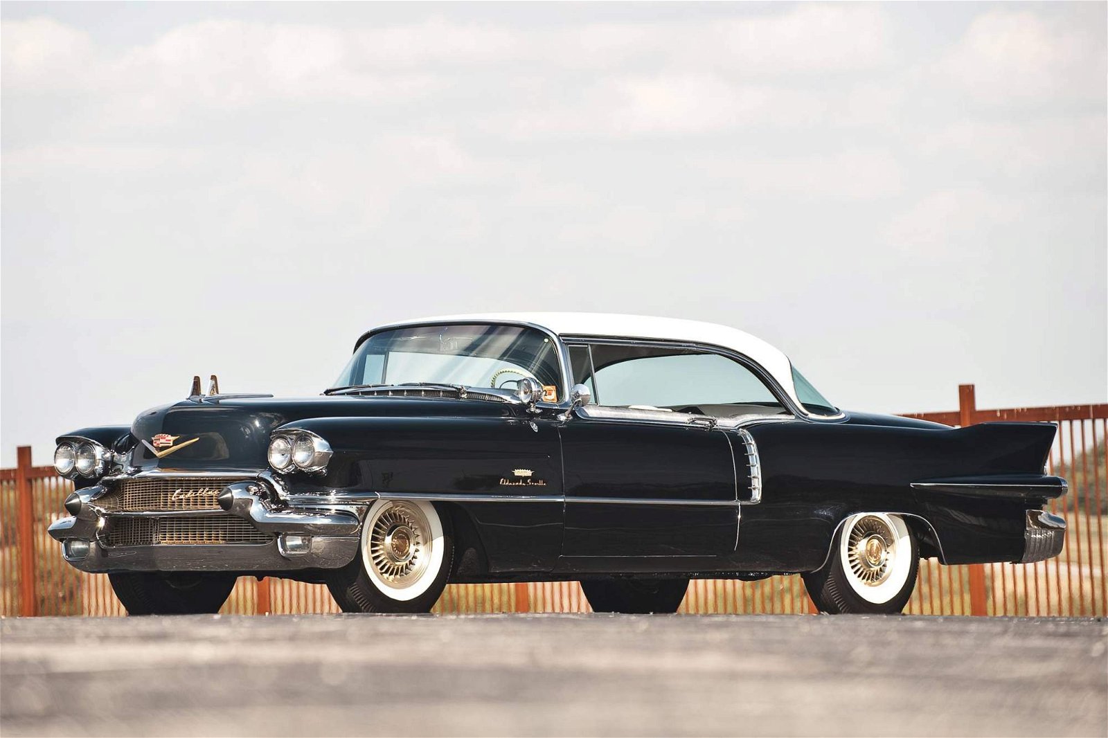 1956-Cadillac-Eldorado-Seville-vinyl-roof