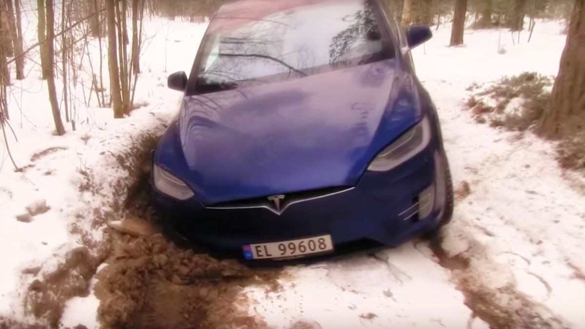 Tesla Model X Meets Off Road Course Isn T Hy About It