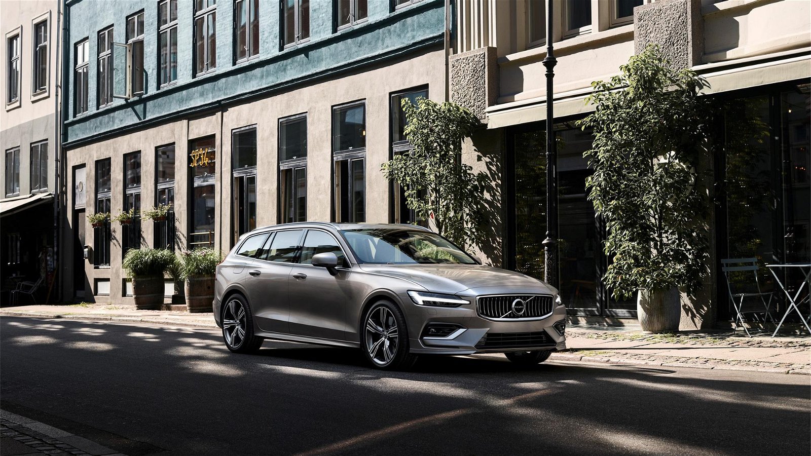 2018 Volvo V60 official pictures 61