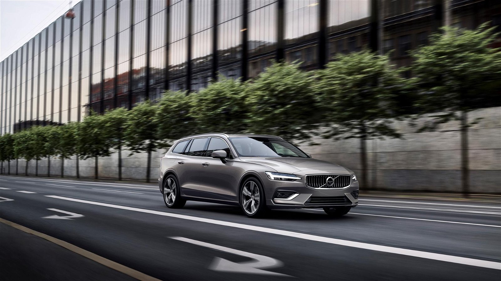 2018 Volvo V60 official pictures 63