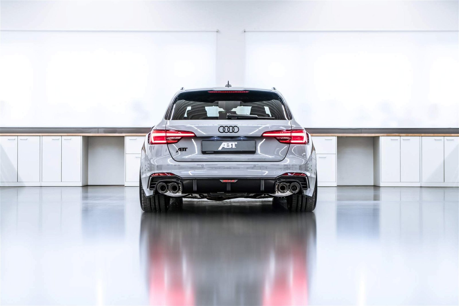ABT-Sportsline-RS4-R-based-on-Audi-RS4-Avant-4