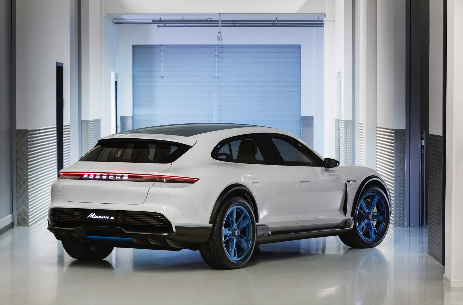 Porsche-Mission-E-Cross-Turismo-Concept-6
