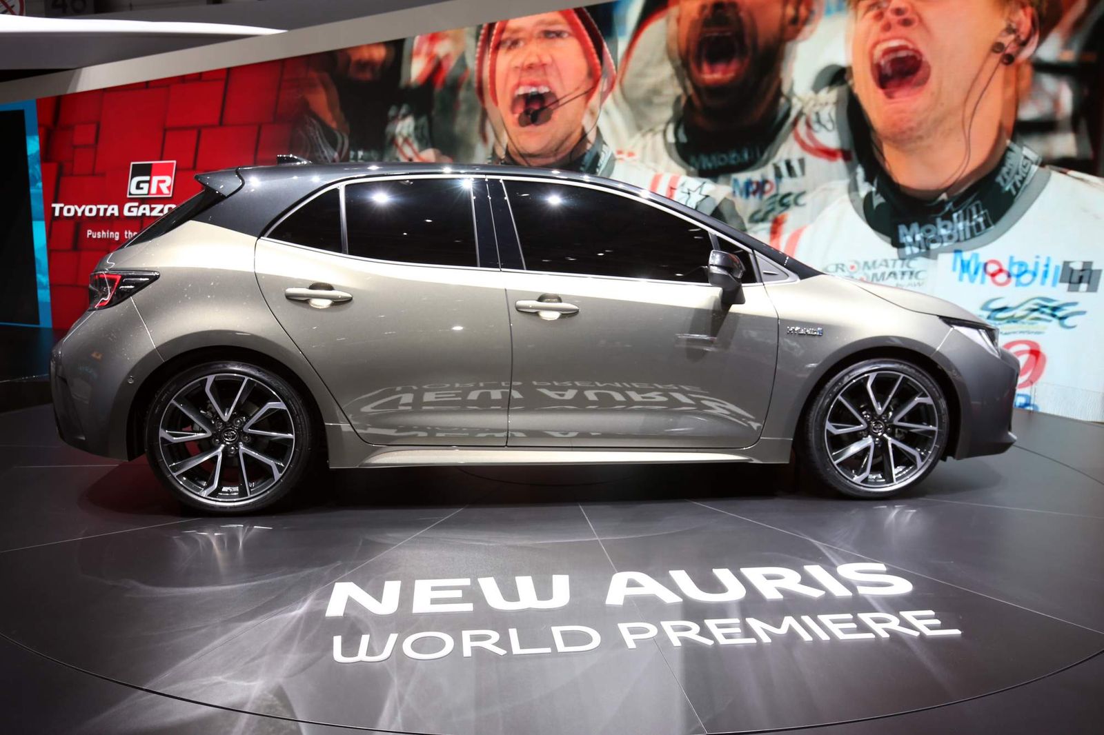 2018-Toyota-Auris-at-Geneva-Motor-Show-8