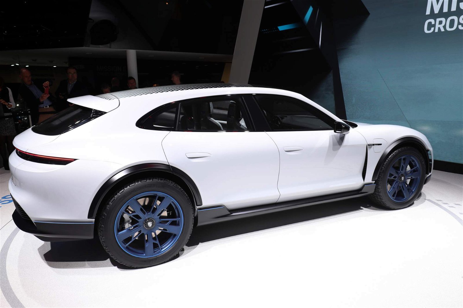 Porsche-Mission-E-Cross-Turismo-Concept-at-Geneva-Motor-Show-13