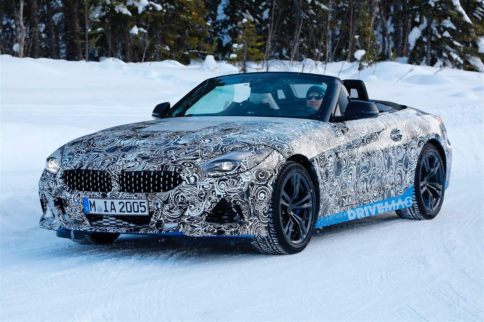 2019-BMW-Z4-roadster-spied-1