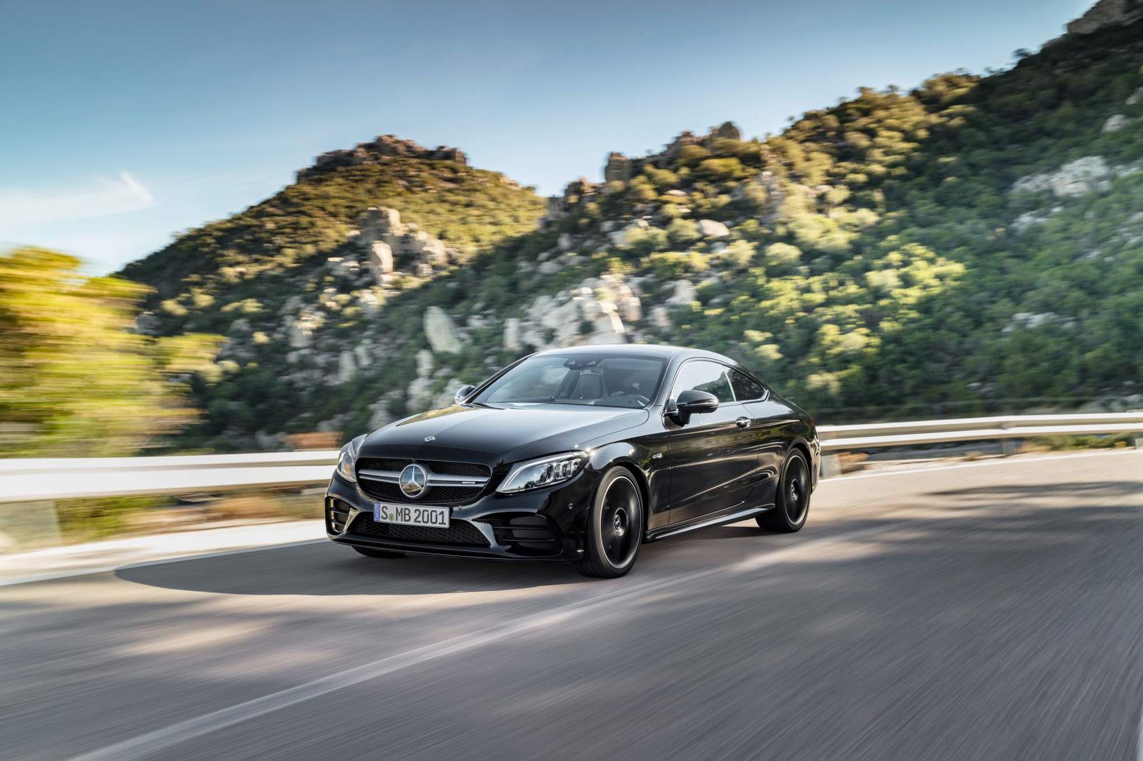 2019-Mercedes-AMG-C43-Coupe-1