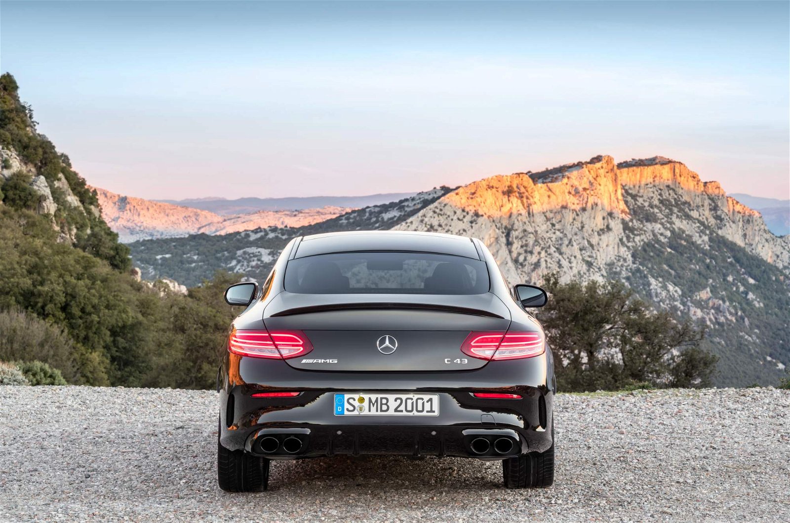 2019-Mercedes-AMG-C43-Coupe-23