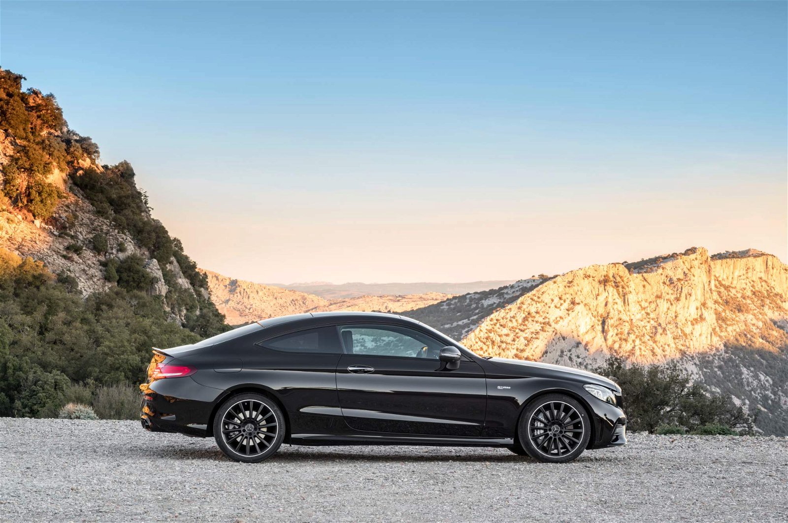 2019-Mercedes-AMG-C43-Coupe-25