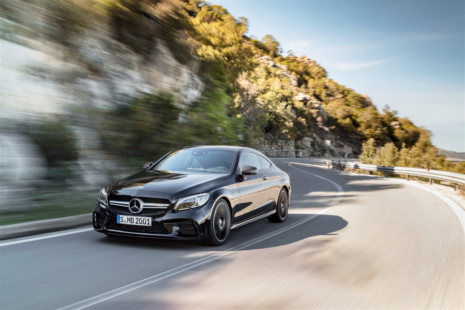 2019-Mercedes-AMG-C43-Coupe-3