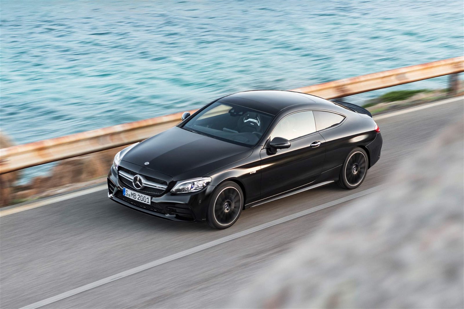 2019-Mercedes-AMG-C43-Coupe-31