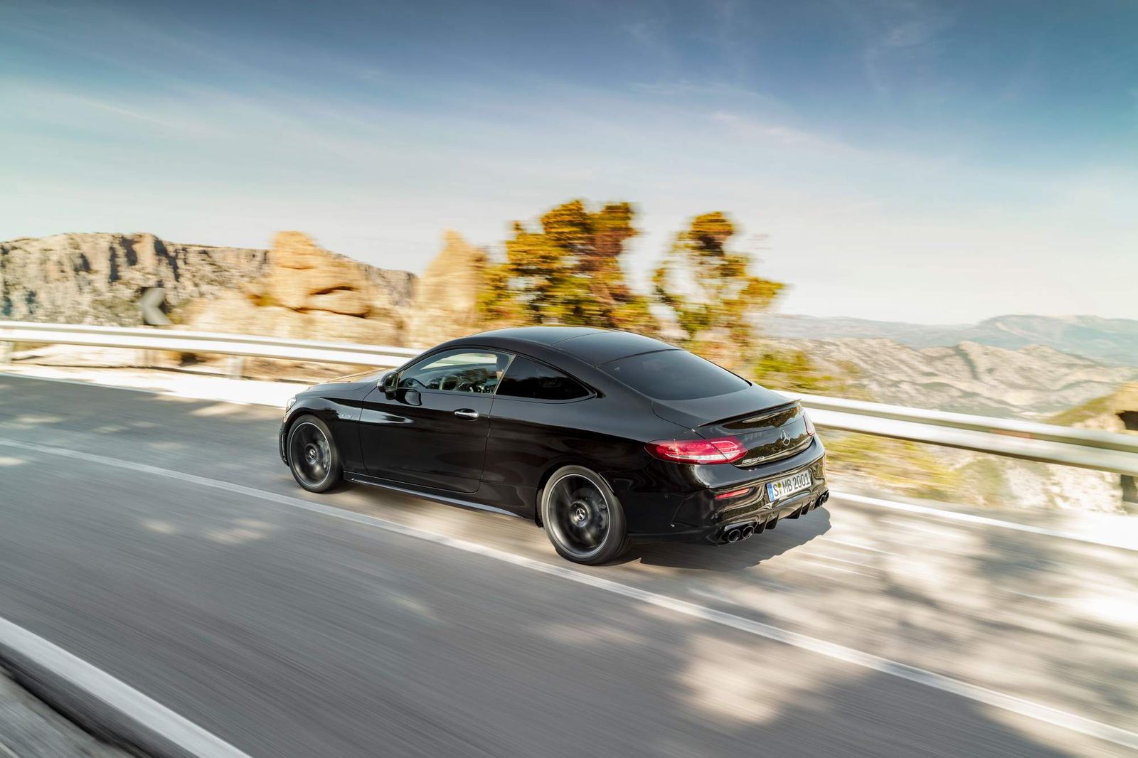 2019-Mercedes-AMG-C43-Coupe-4