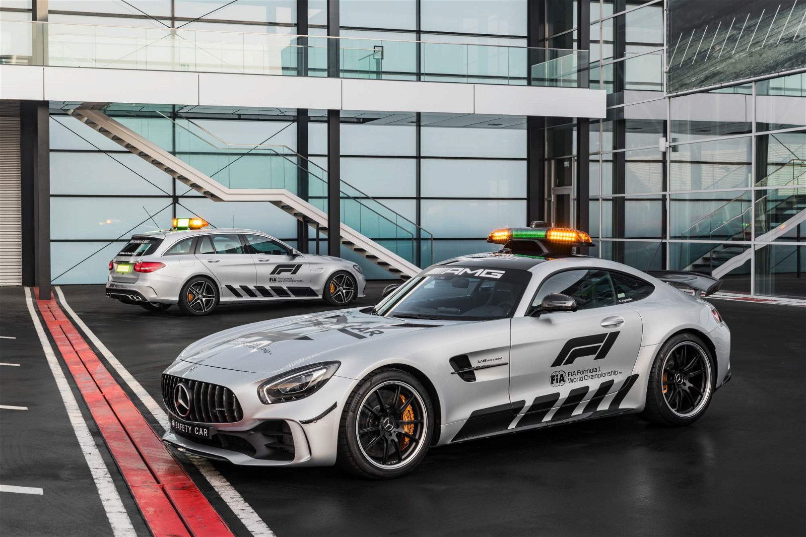 Mercedes-AMG-GT-R-Official-F1-Safety-Car-2018-10