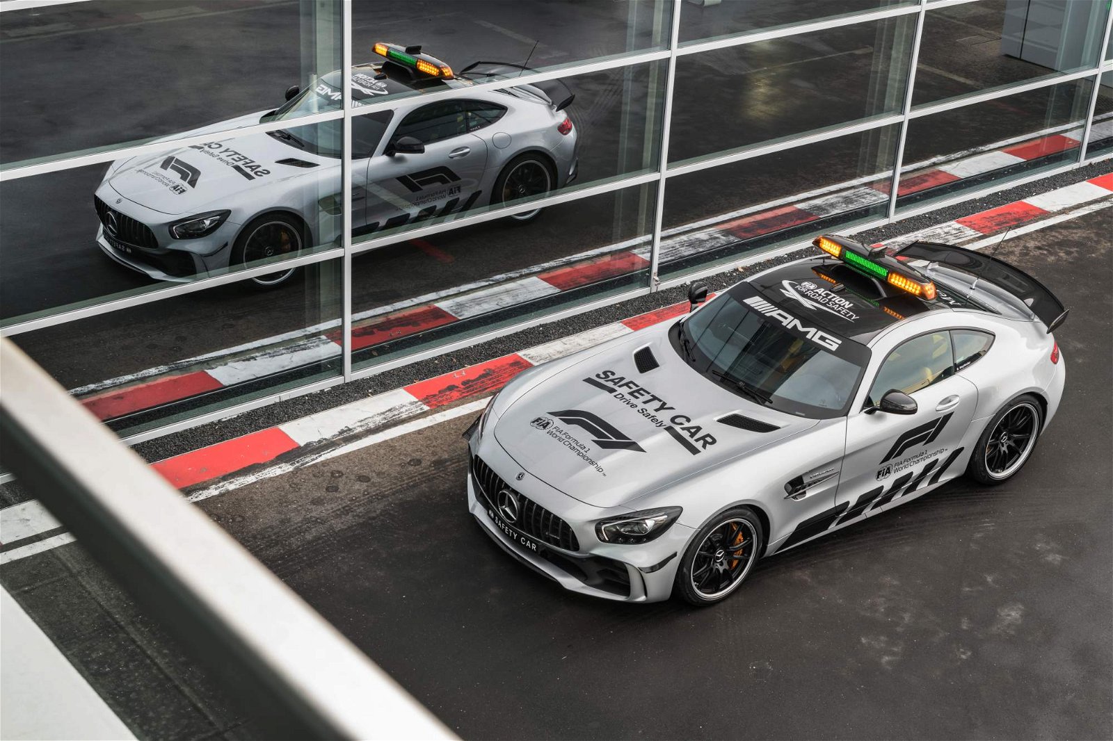 Mercedes-AMG-GT-R-Official-F1-Safety-Car-2018-11