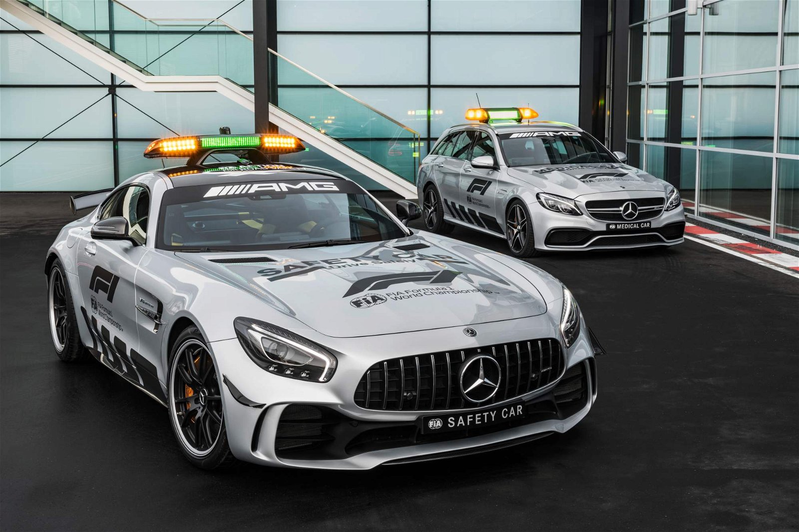 Mercedes-AMG-GT-R-Official-F1-Safety-Car-2018-12