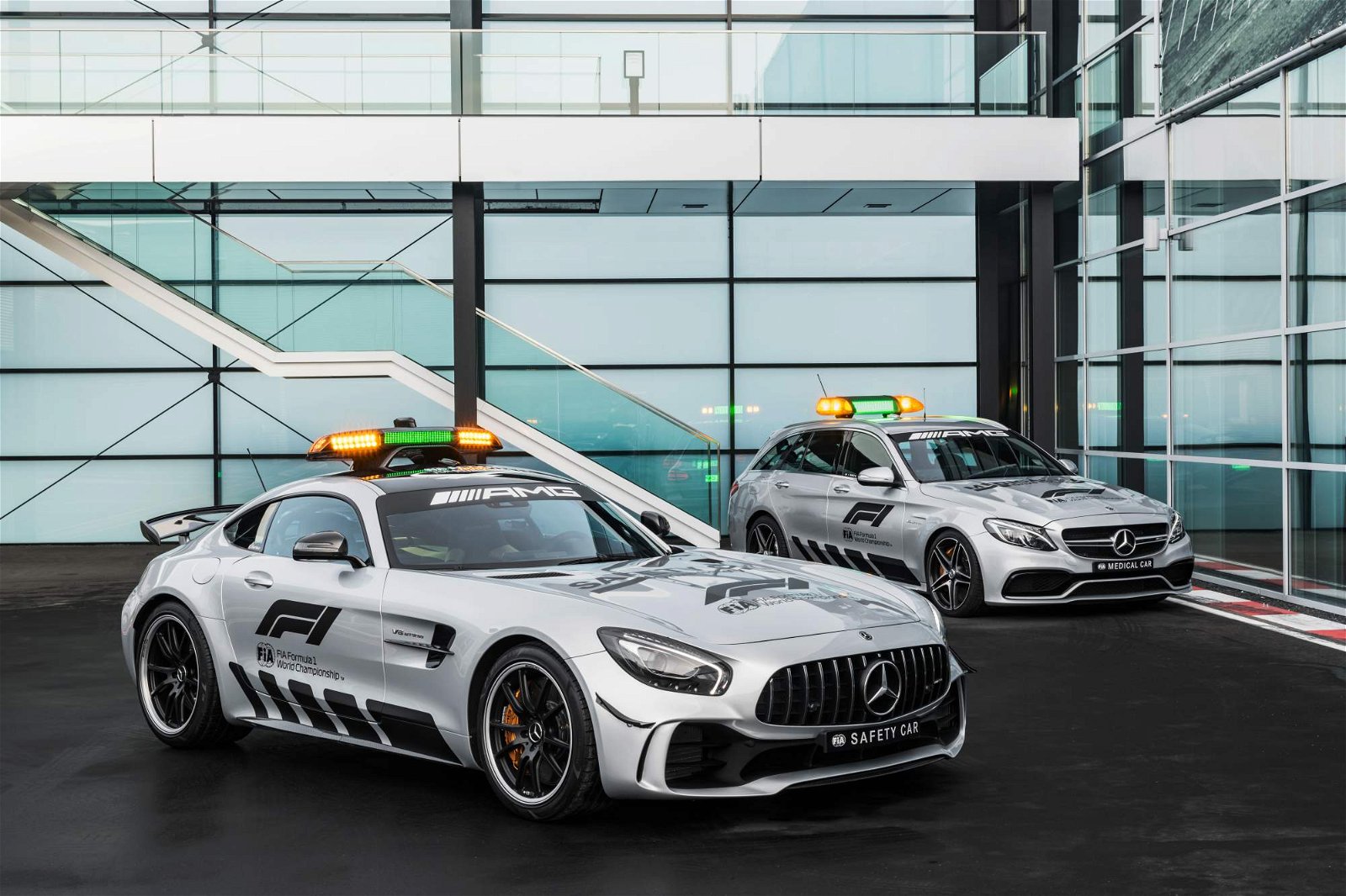 Mercedes-AMG-GT-R-Official-F1-Safety-Car-2018-13