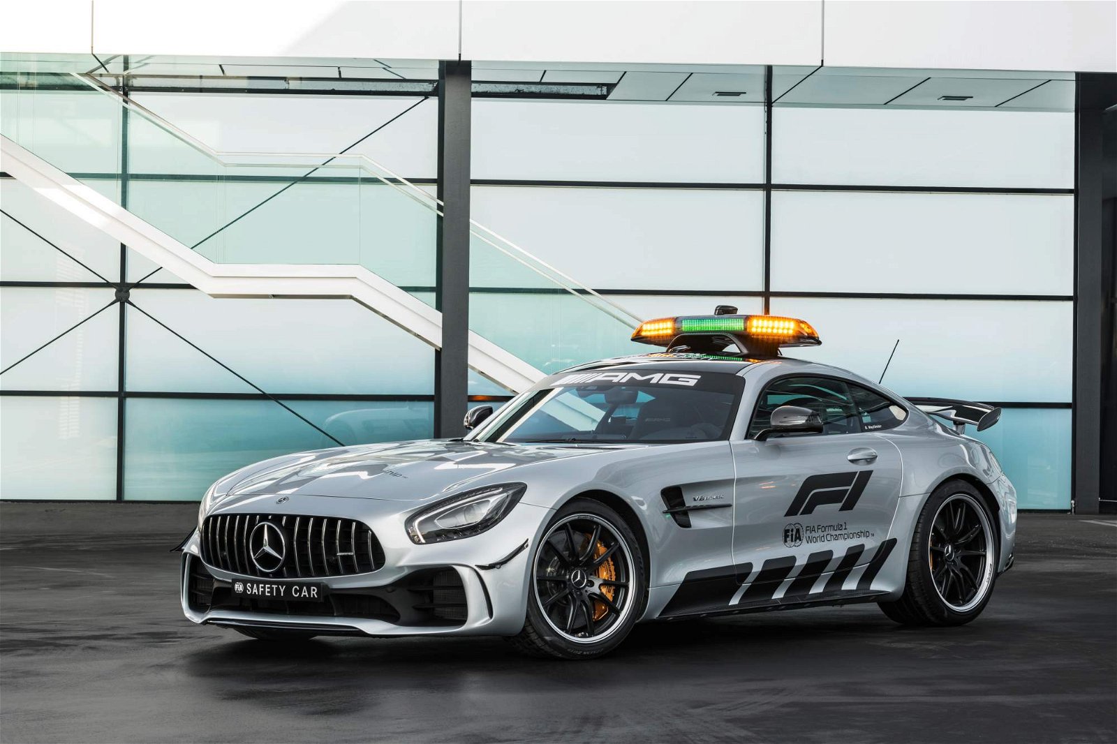 Mercedes-AMG-GT-R-Official-F1-Safety-Car-2018-15