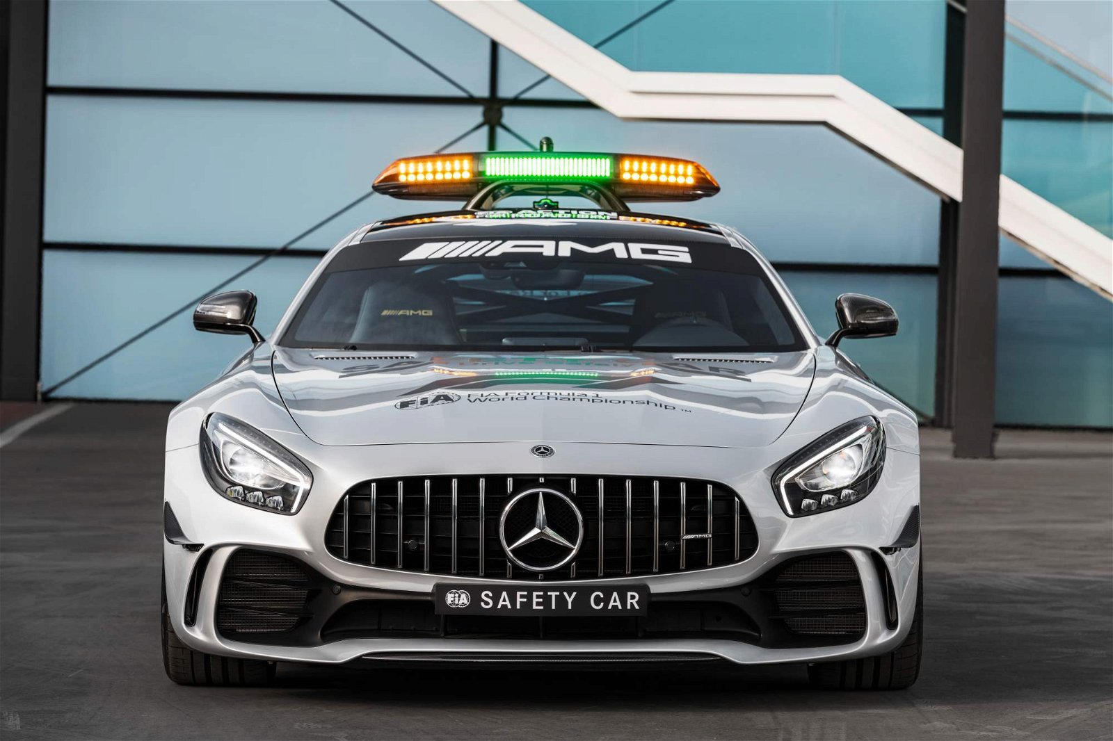 Mercedes-AMG-GT-R-Official-F1-Safety-Car-2018-20