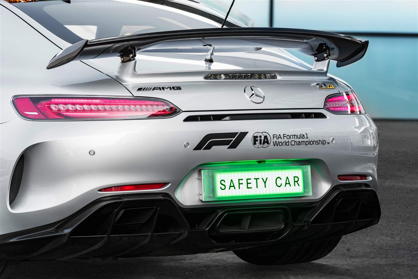 Mercedes-AMG-GT-R-Official-F1-Safety-Car-2018-27
