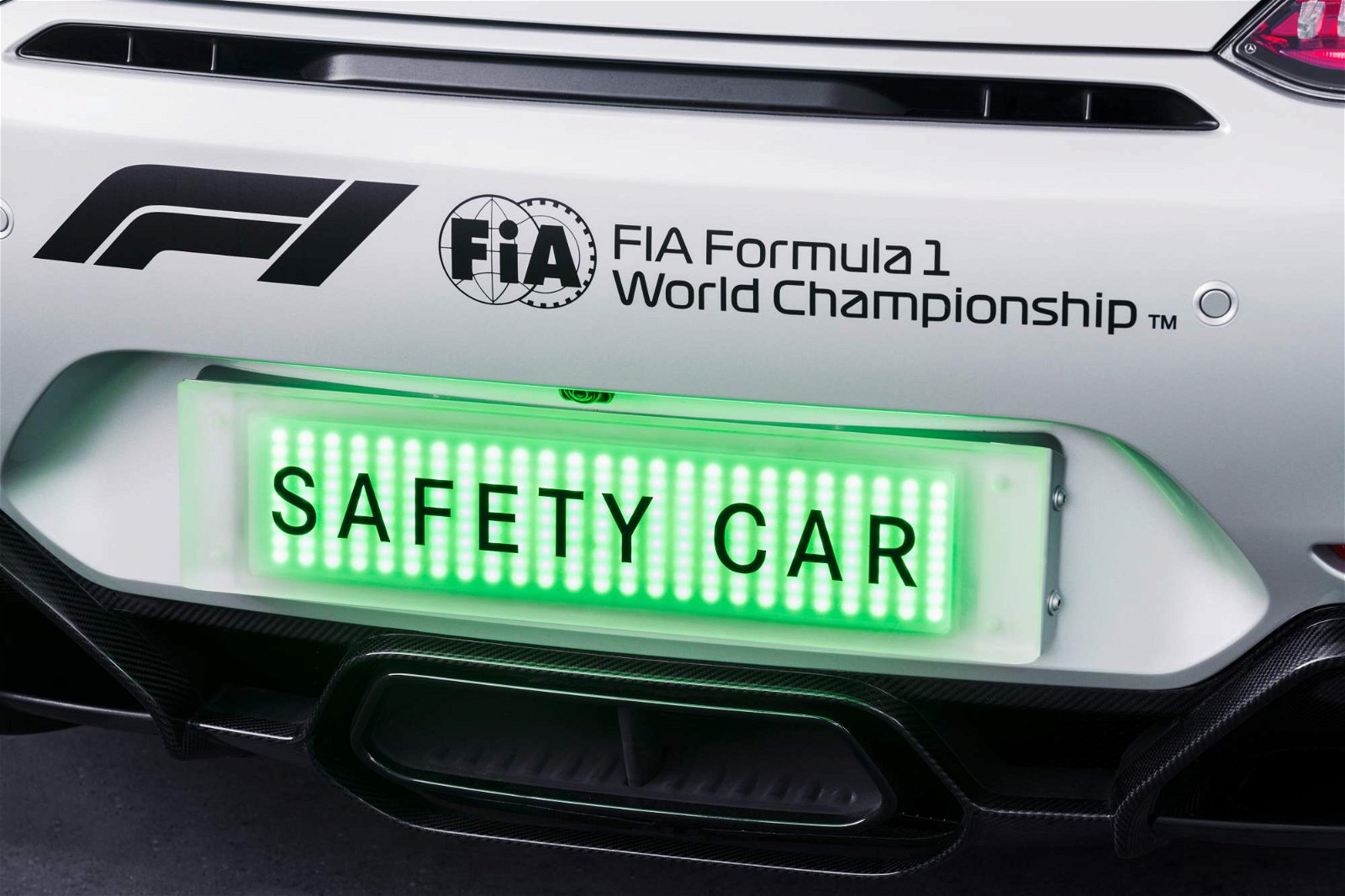 Mercedes-AMG-GT-R-Official-F1-Safety-Car-2018-30