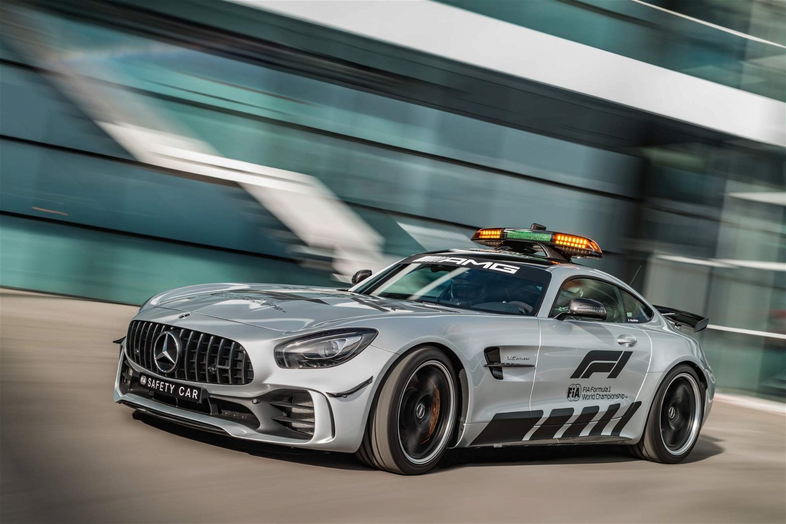 Mercedes-AMG-GT-R-Official-F1-Safety-Car-2018-5
