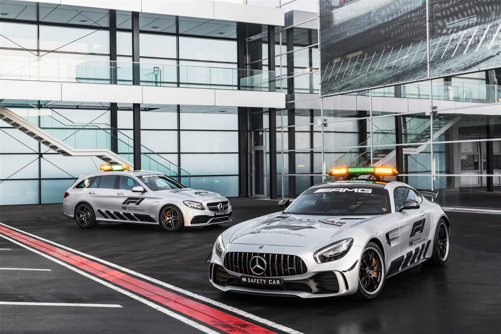 Mercedes-AMG-GT-R-Official-F1-Safety-Car-2018-9