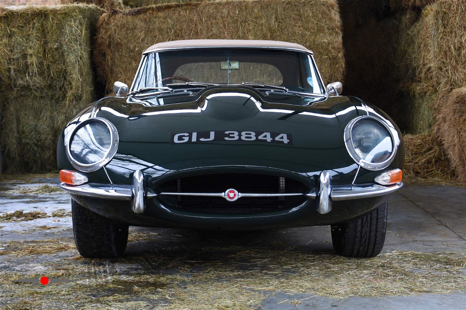 1967-Jaguar-E-type-Series-1-4.2-Open-Two-Seater-12