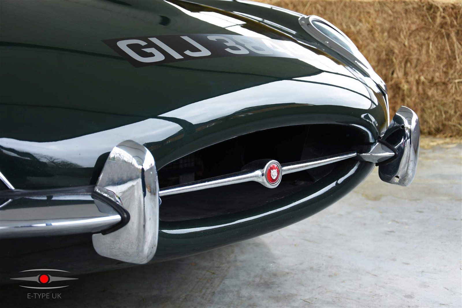 1967-Jaguar-E-type-Series-1-4.2-Open-Two-Seater-6