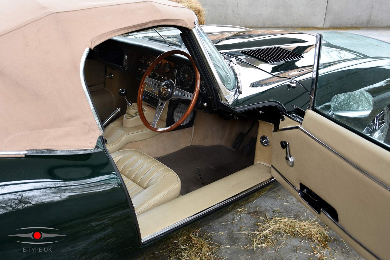 1967-Jaguar-E-type-Series-1-4.2-Open-Two-Seater-9