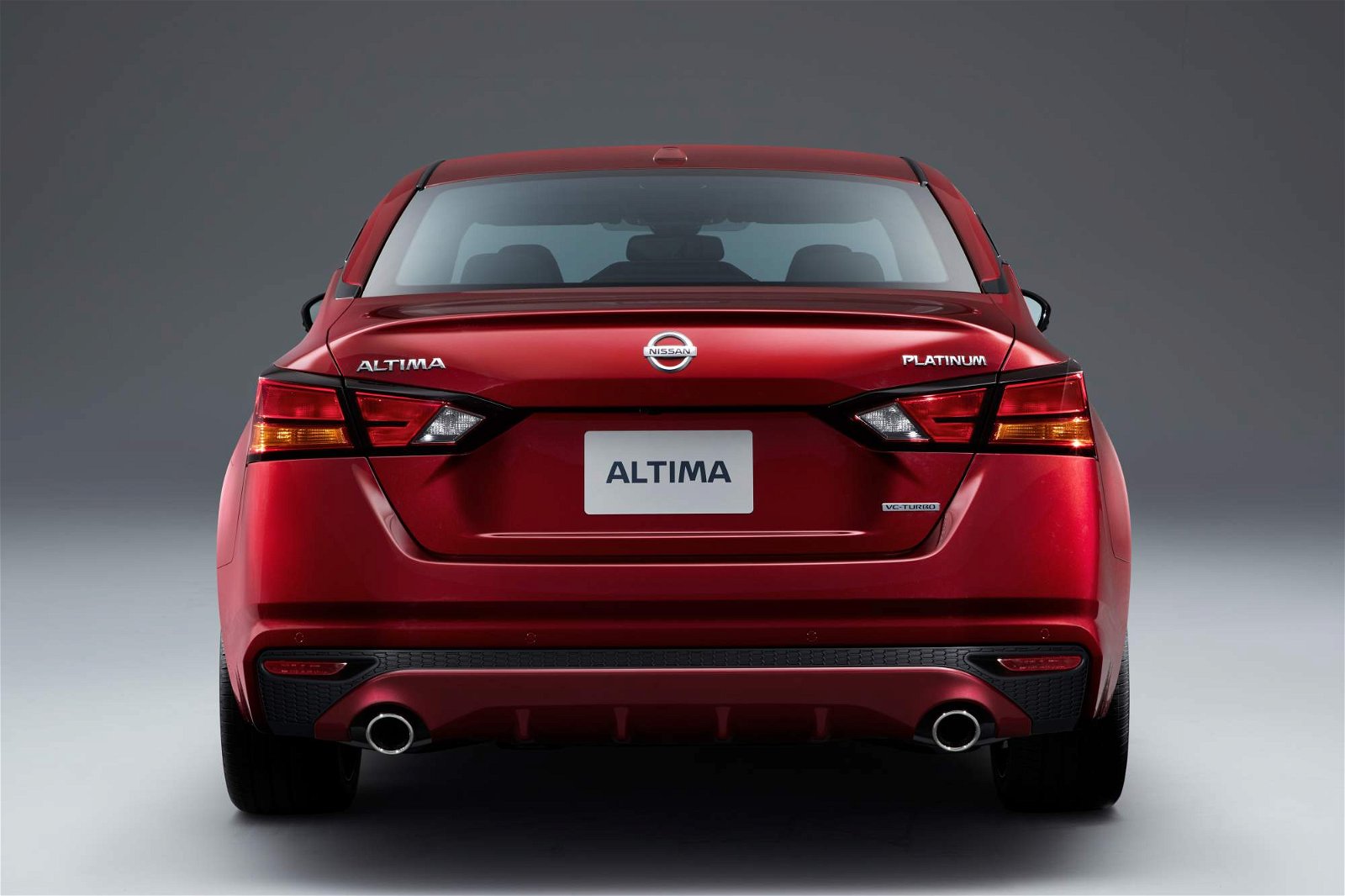 2019-Nissan-Altima-12