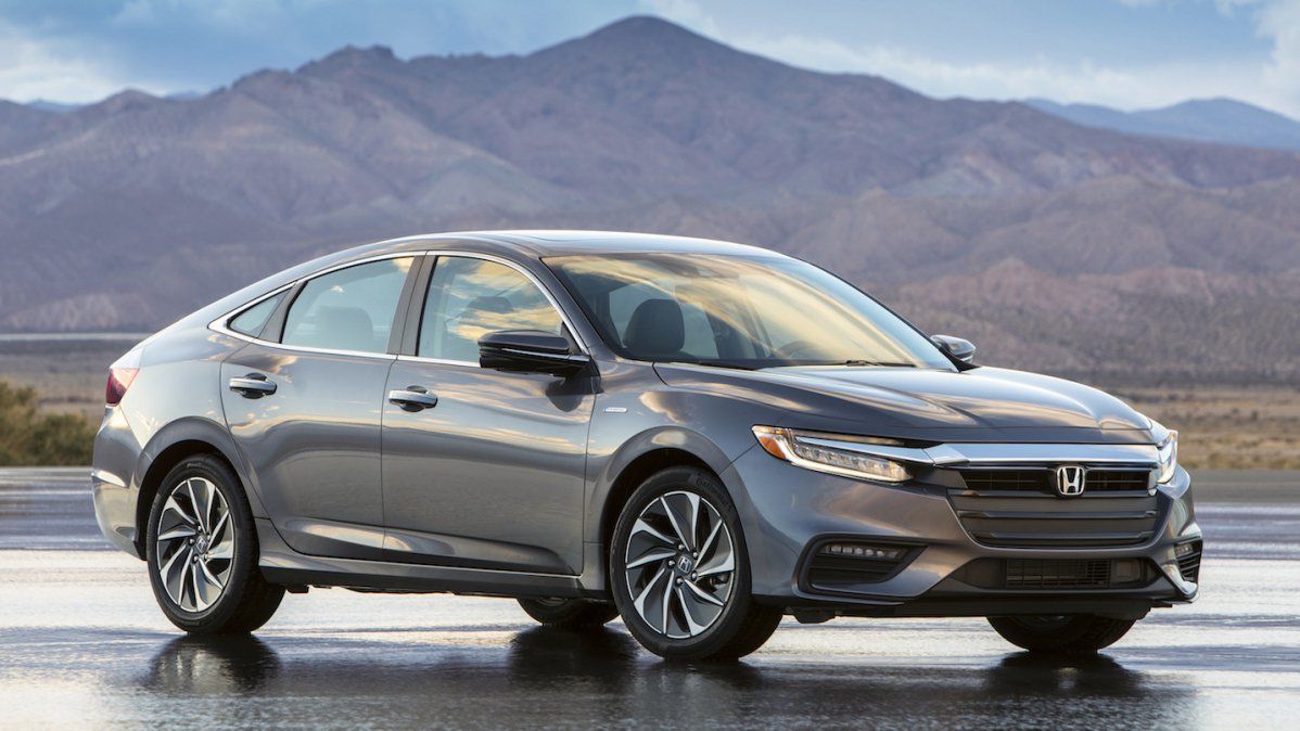 19 Honda Insight Taking A Swing At The Toyota Prius In New York