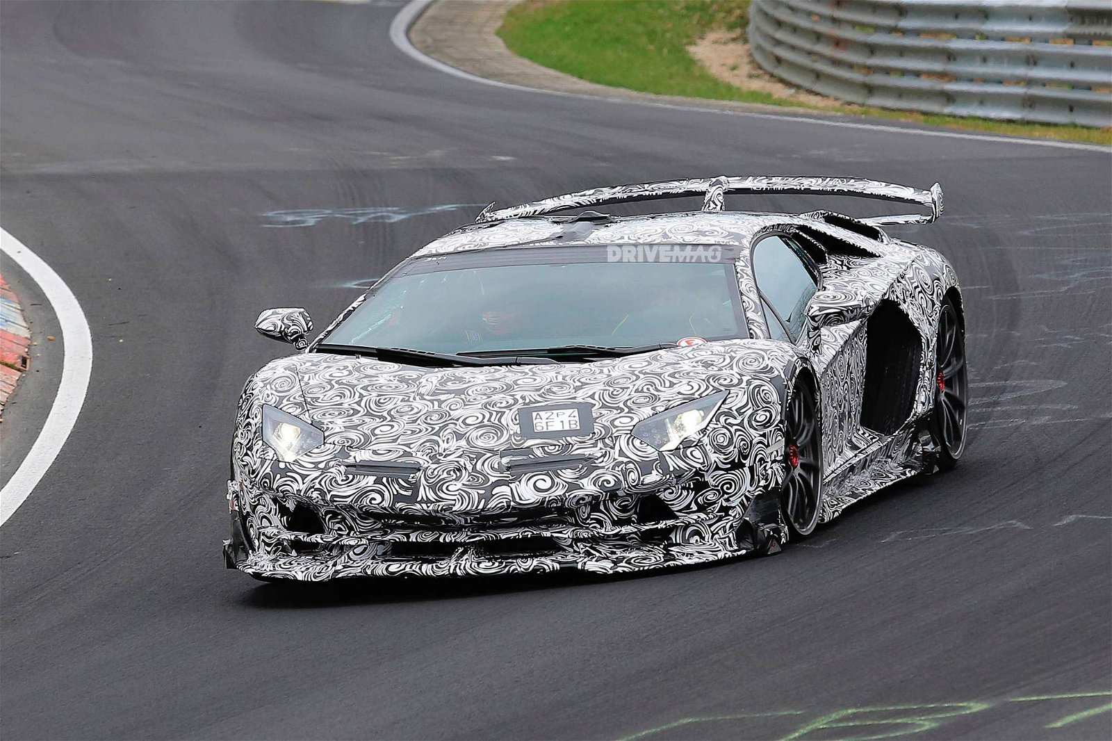 Lamborghini-Aventador-Super-Veloce-Jota-spied-2