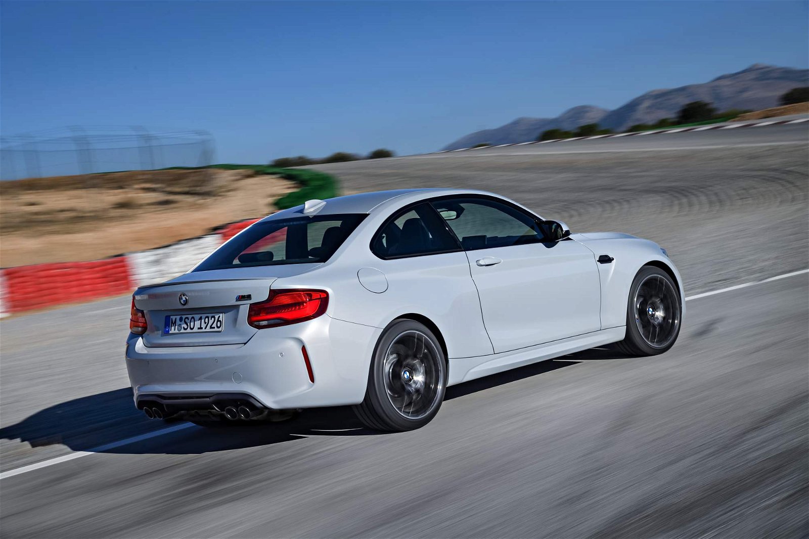 BMW-M2-Competition-13