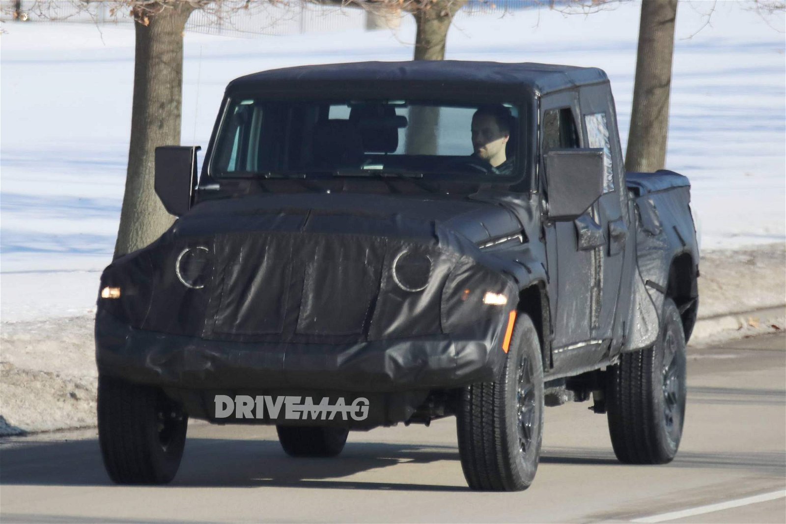 Wrangler-based 2019 Jeep Scrambler pickup takes its bed out for a drive |  DriveMag Cars