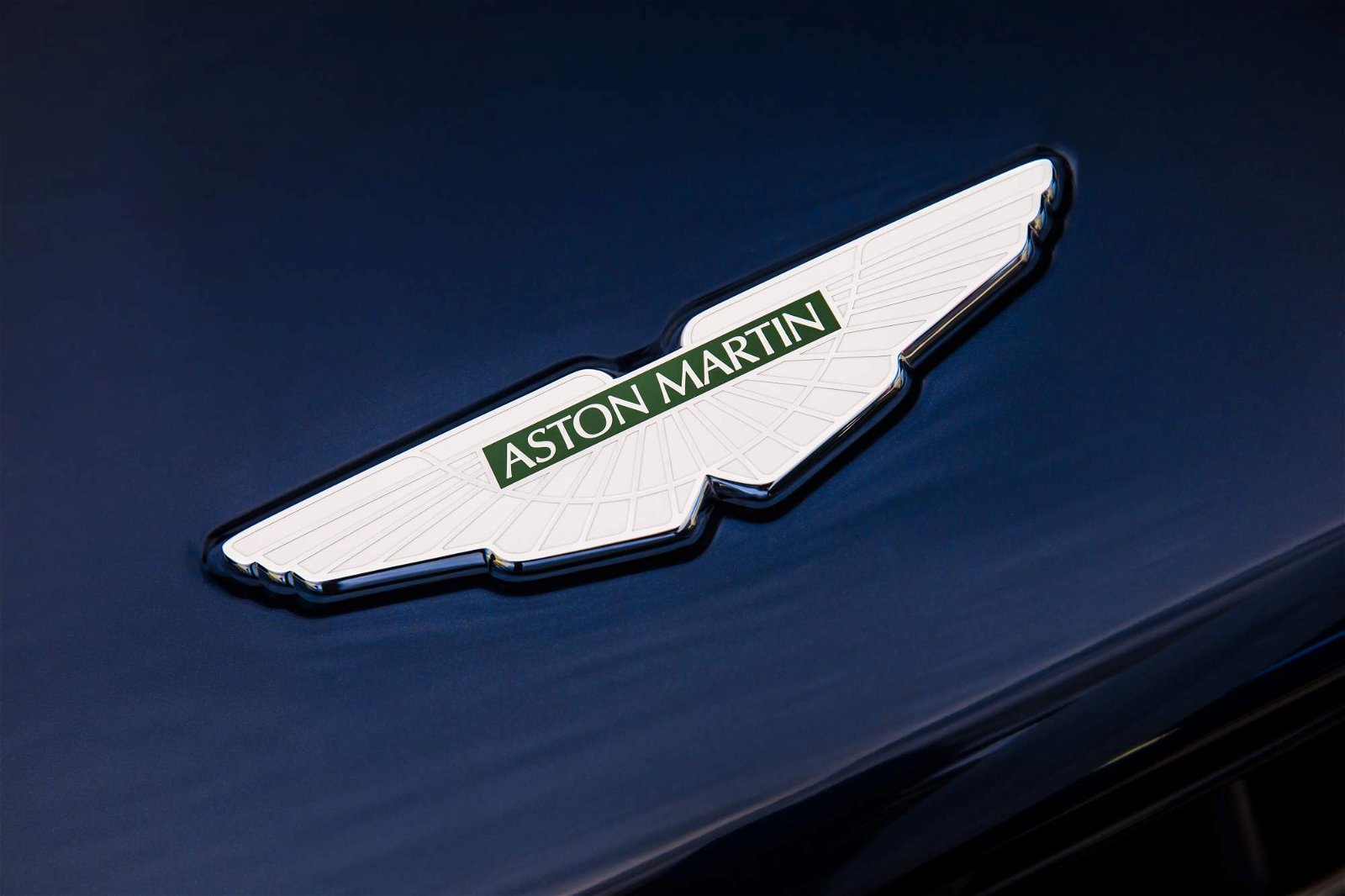 2018-Aston-Martin-DB11-AMR-24