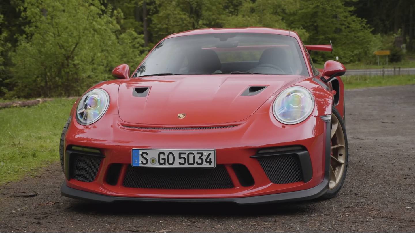 2018-Porsche-911-GT3-RS-0