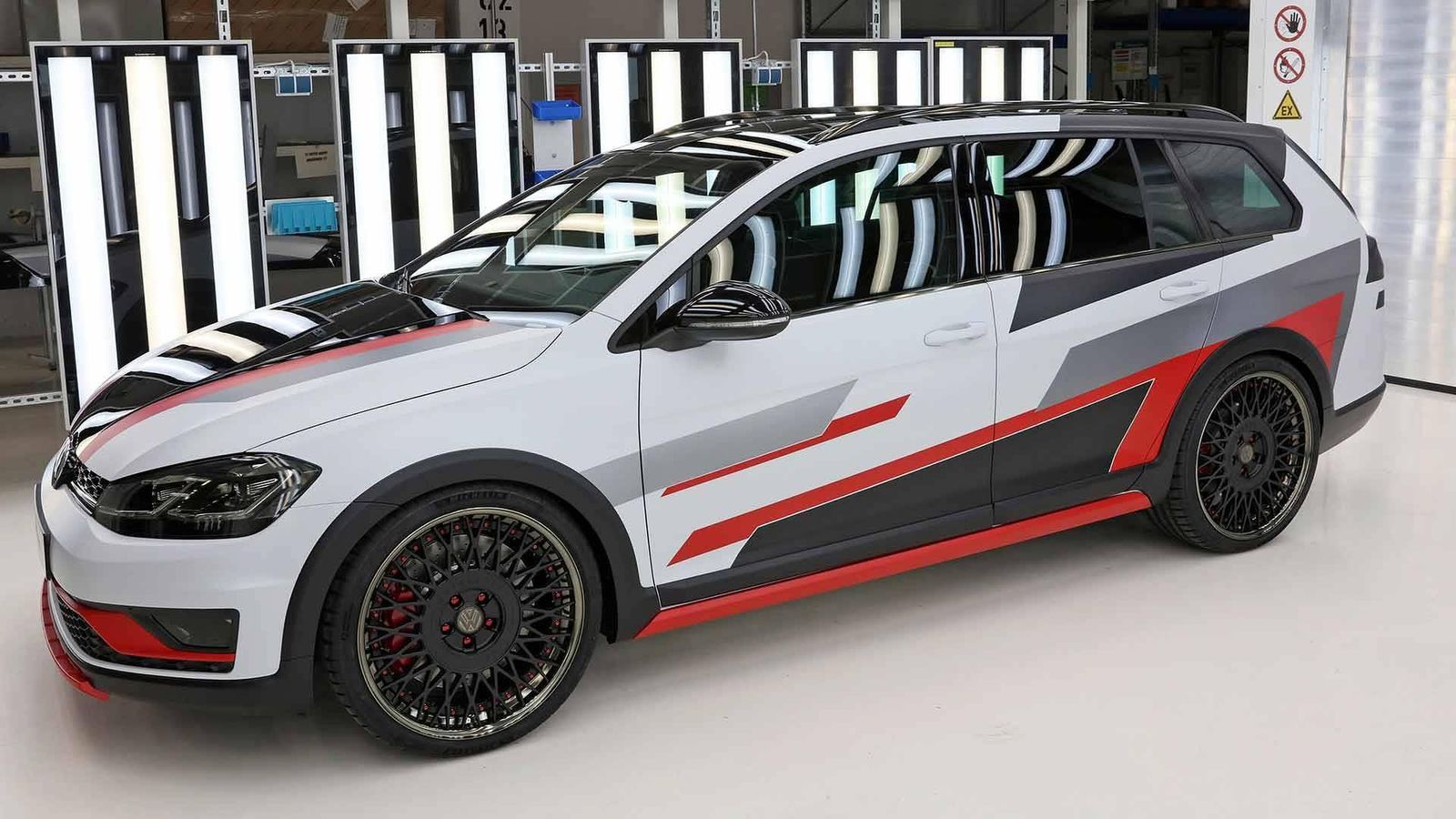 Golf GTI Next Level and Estate Emotion 24