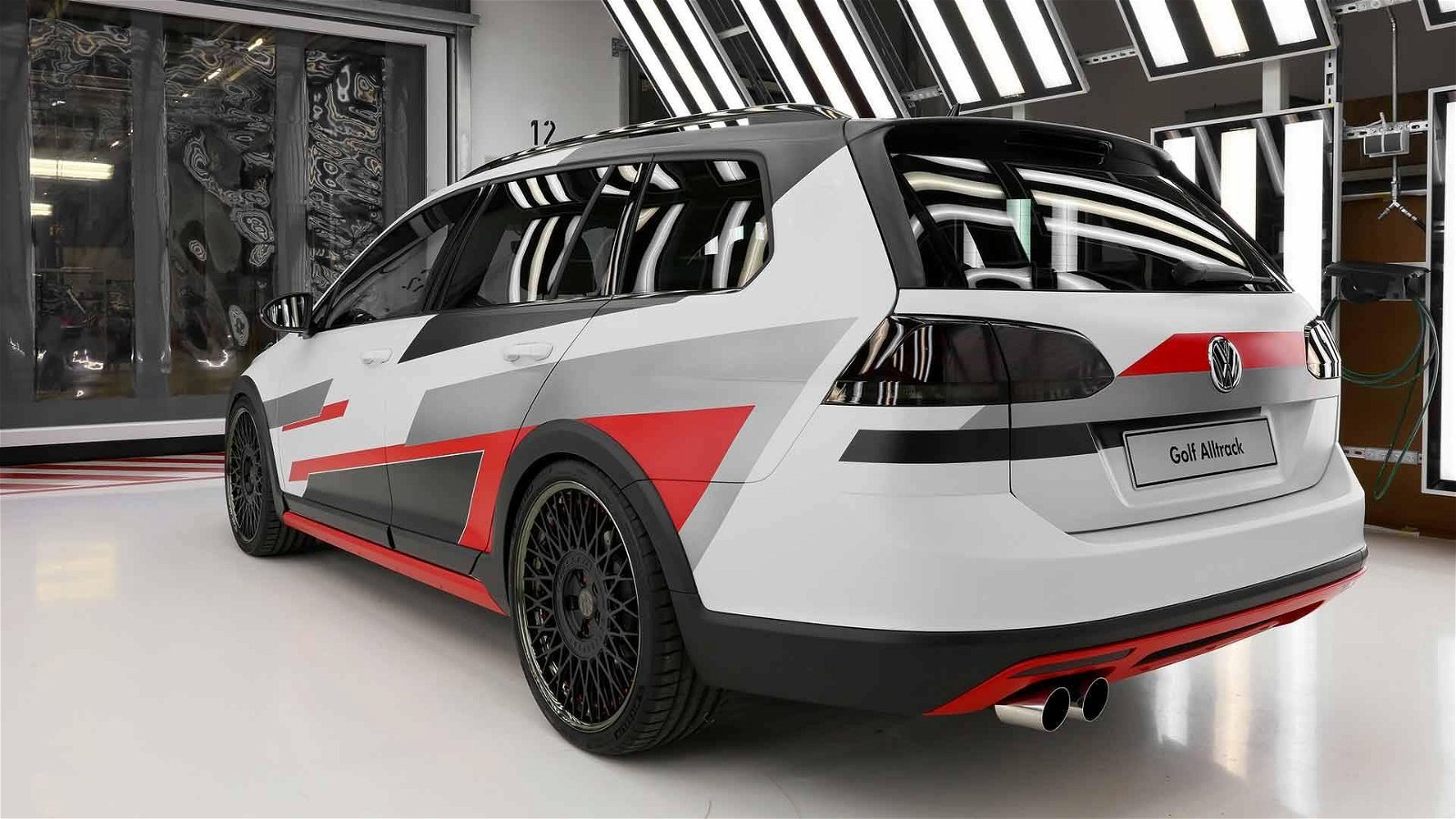 Golf GTI Next Level and Estate Emotion 25