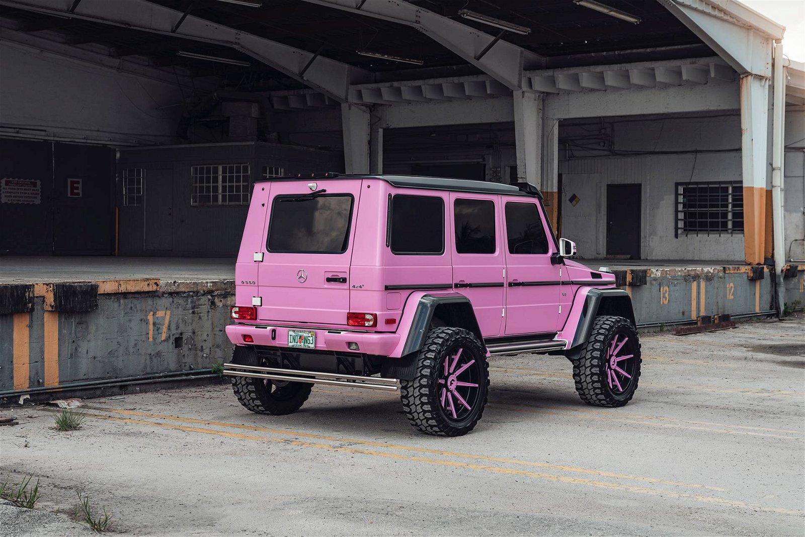 Pink-Mercedes-Benz-G-500-4x4-squared-on-Forgiato-wheels-5