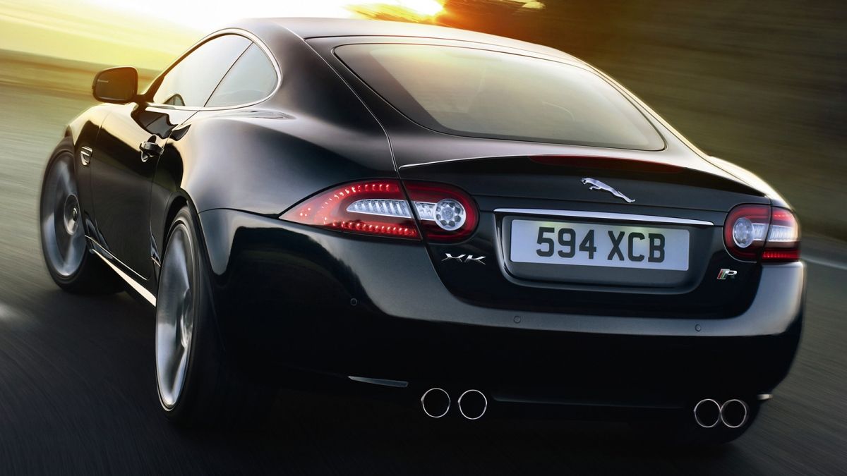 Jaguar Might Bring Xk Back As 2 2 Gt Coupe