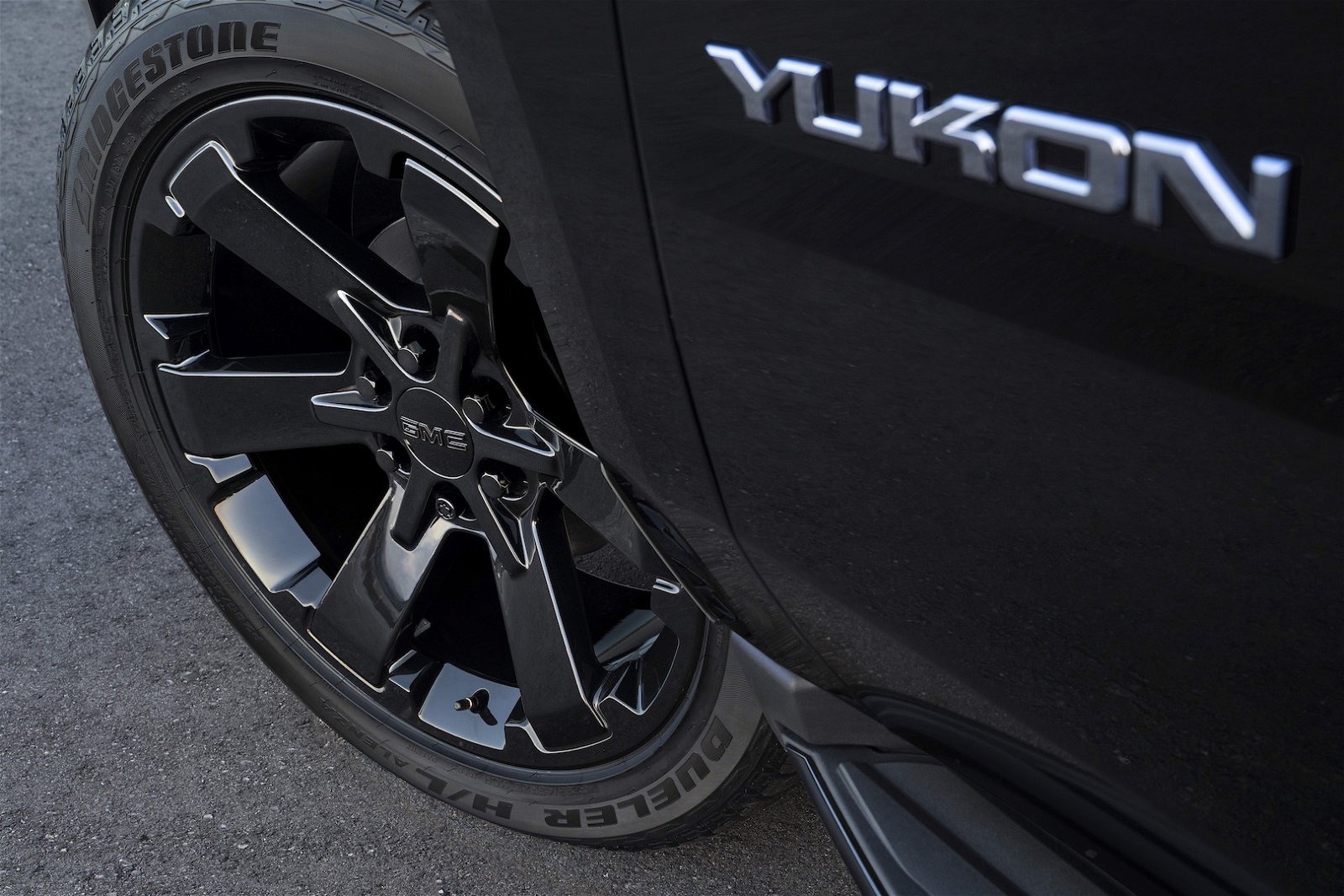 2019-GMC-Yukon-Graphite-Performance-Edition-Wheels-023