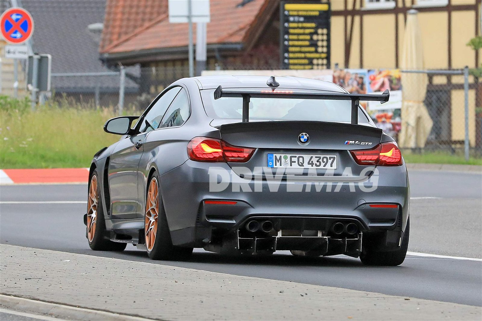 Extreme-BMW-M4-GTS-prototype-spied-11