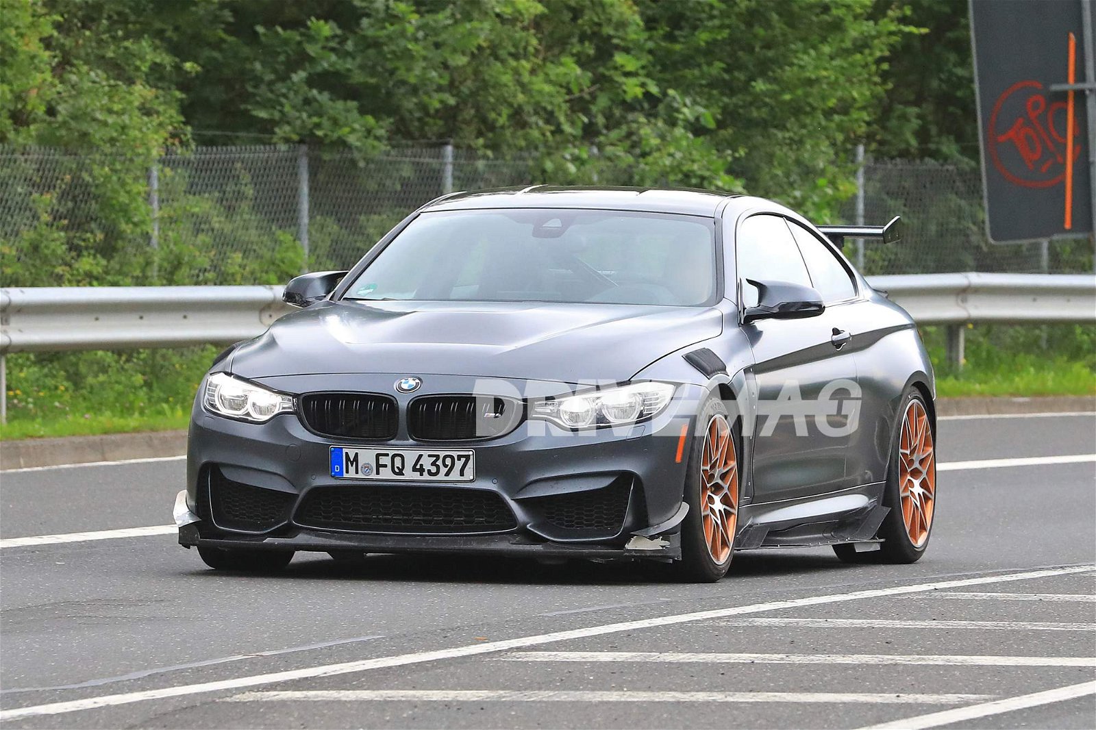 Extreme-BMW-M4-GTS-prototype-spied-2